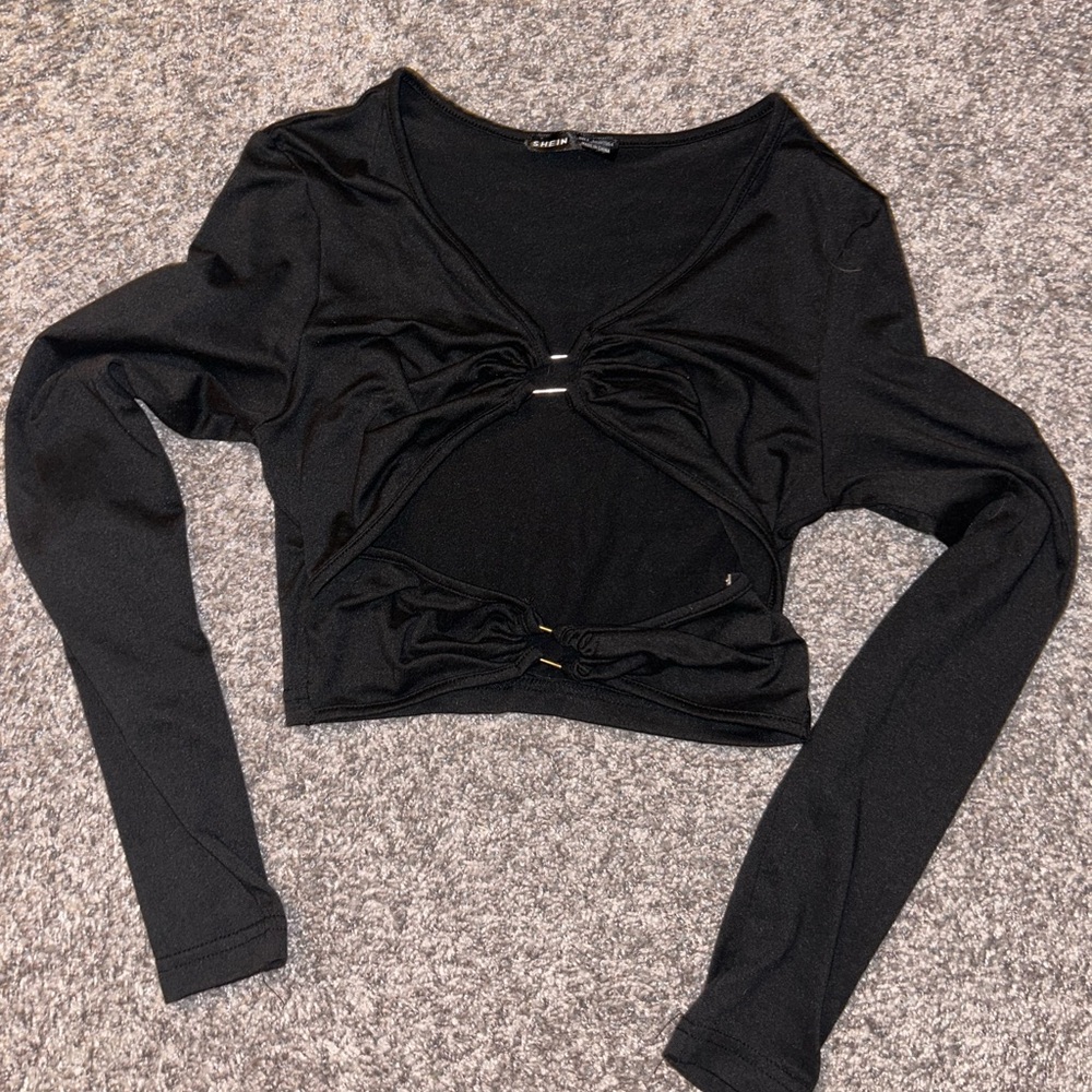 black long sleeve peephole cutouts crop top